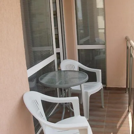 Nedelchevi Pensión 3*